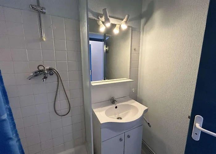 Bord De Avec Balcon A - Fr-1-224c-306 Apartment *